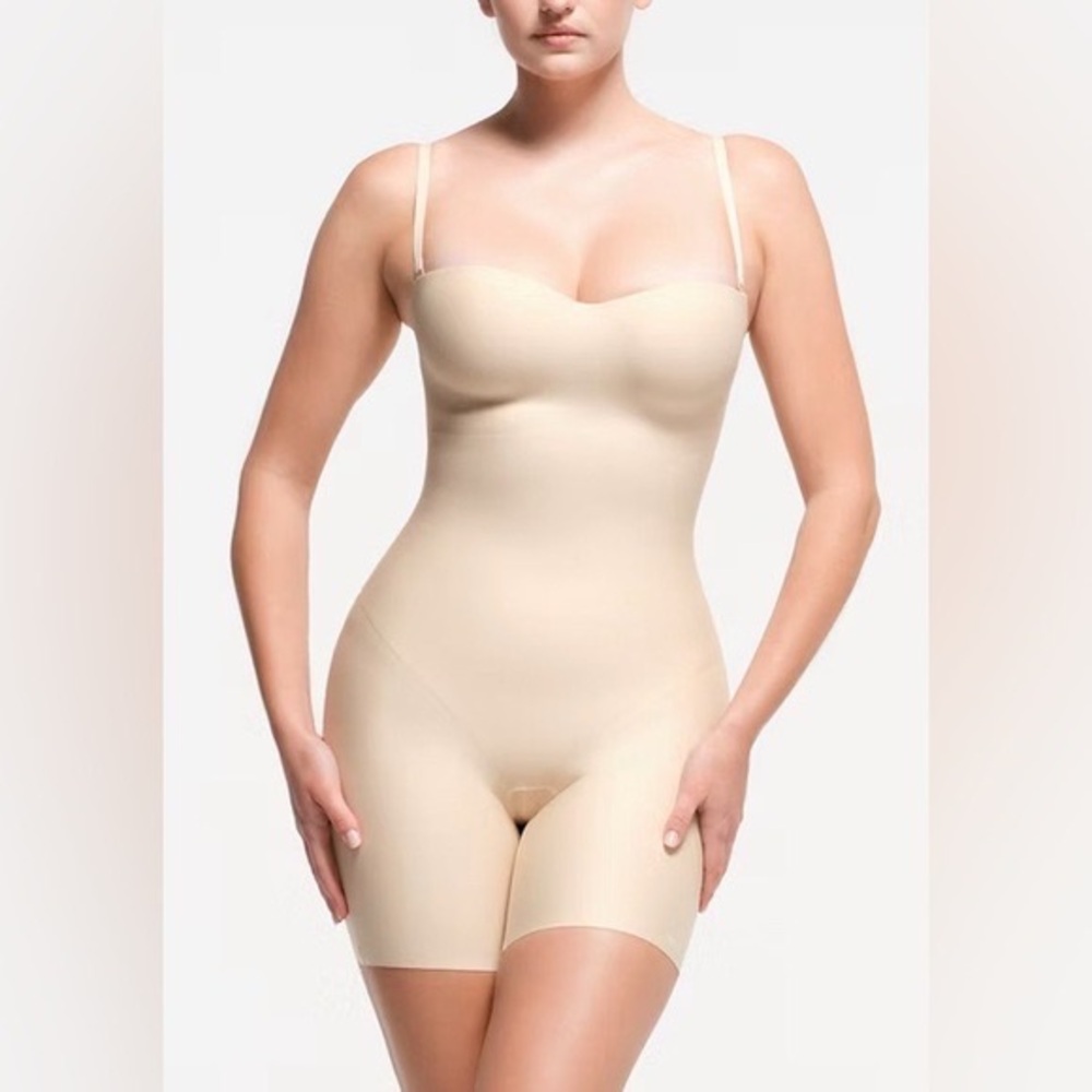 SKIMS Body Underwire Mid Thigh Bodysuit L